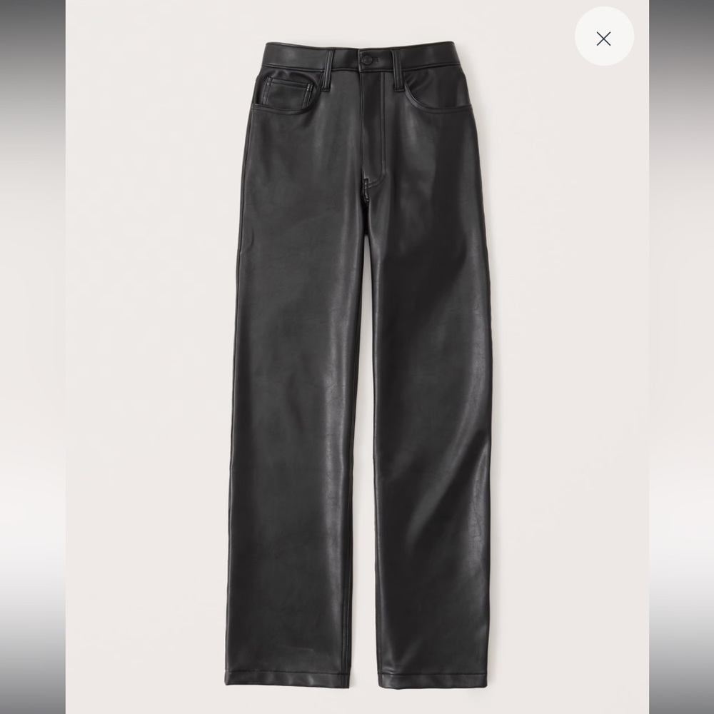 Abercrombie & Fitch 90s relaxed Jean Ultra High rise in vegan leather